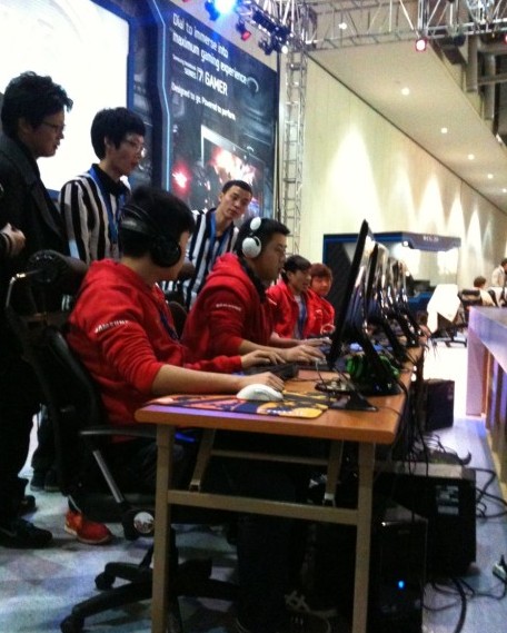 也让战术执 也让战术执